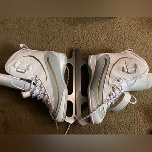 White Size 6 Everest Ice Skates